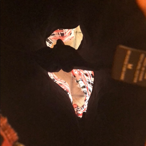 Robert Louis wide leg/ flowy pants - Picture 4 of 4